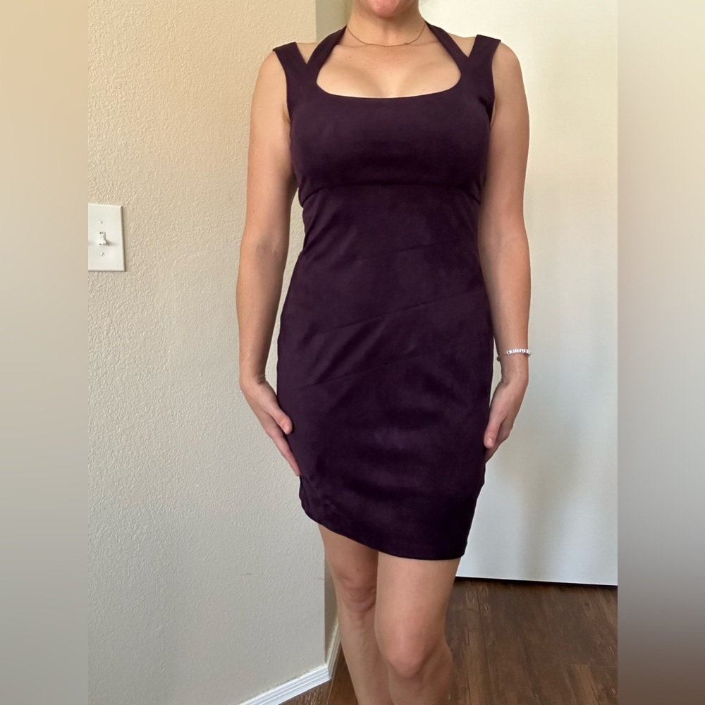 GUESS Women’s purple velvet cocktail dress size M
